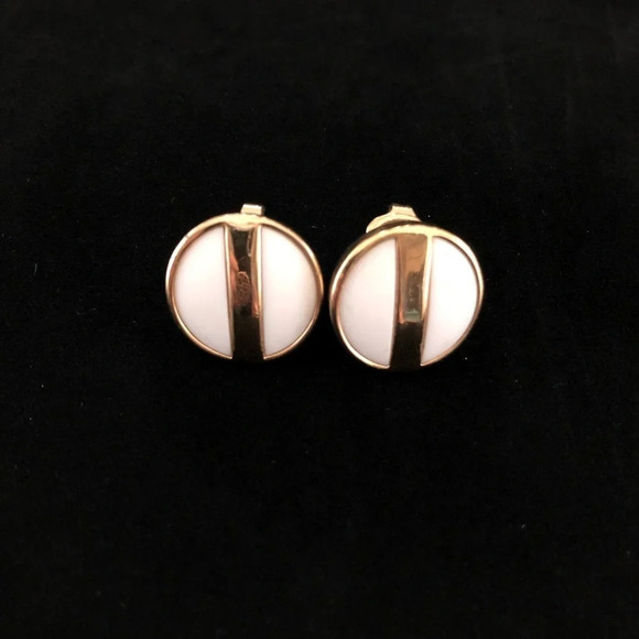 Avon Stamped Round Clip On Earrings White Gold - Picture 1 of 5